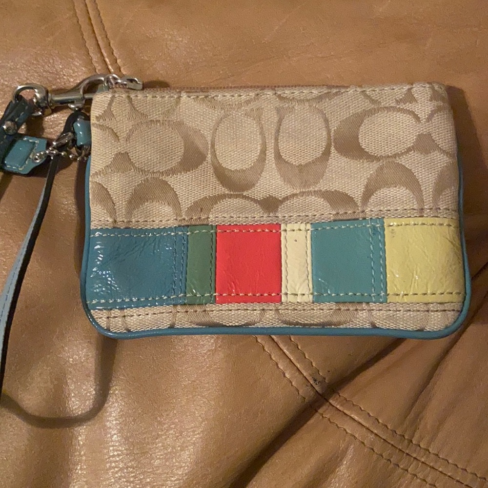 Coach wristlet poppy